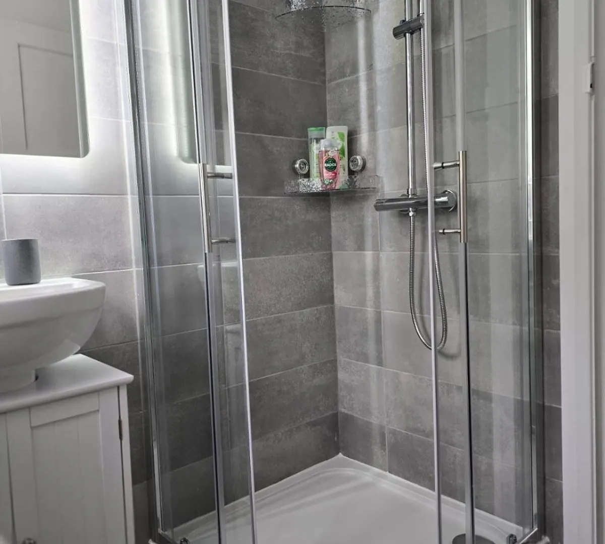 Ferienhaus Perfect Home From Home, Heart Of Belfast Sleeps 6 Großbritannien