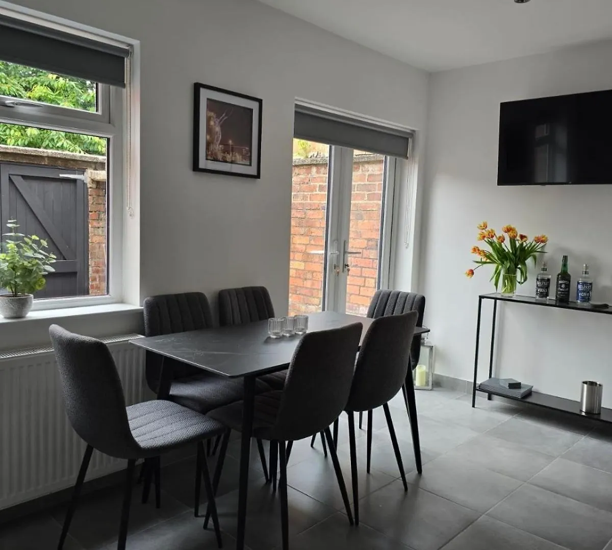 Perfect Home From Home, Heart Of Belfast Sleeps 6 0*,  المملكة المتحدة