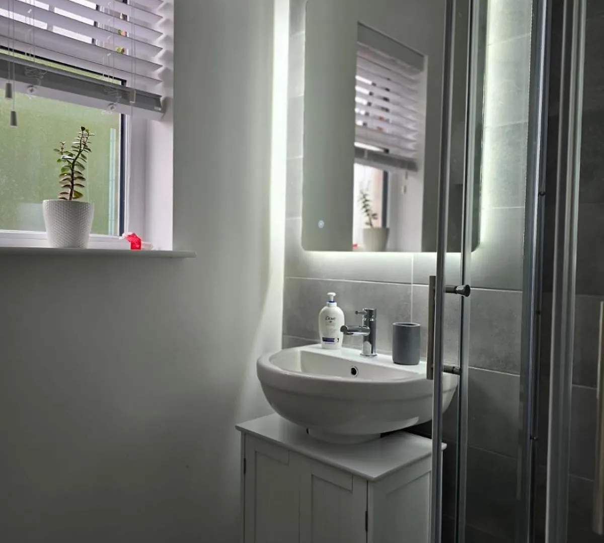 Perfect Home From Home, Heart Of Belfast Sleeps 6